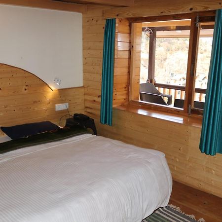 Forest Wood Cottage Manāli Екстериор снимка