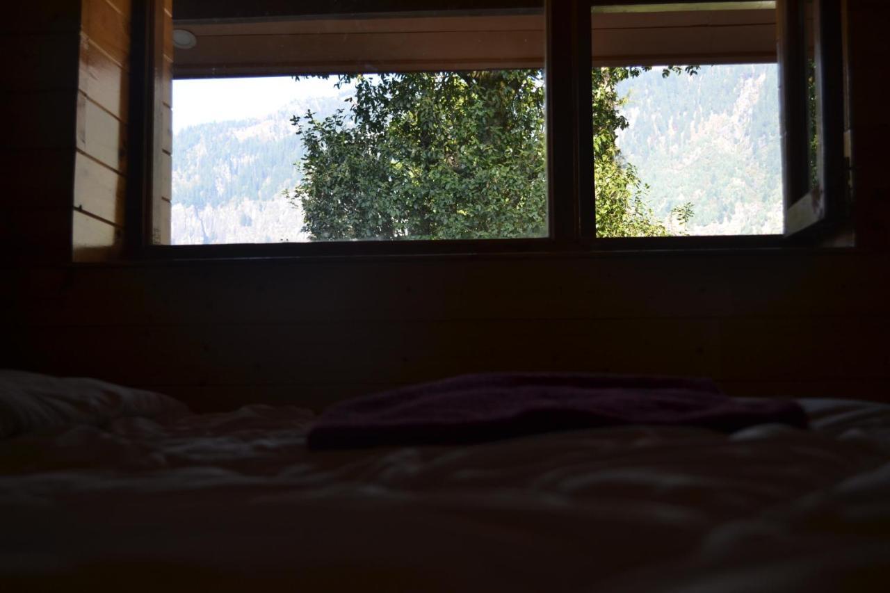 Forest Wood Cottage Manāli Екстериор снимка