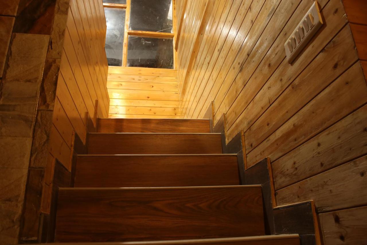 Forest Wood Cottage Manāli Екстериор снимка