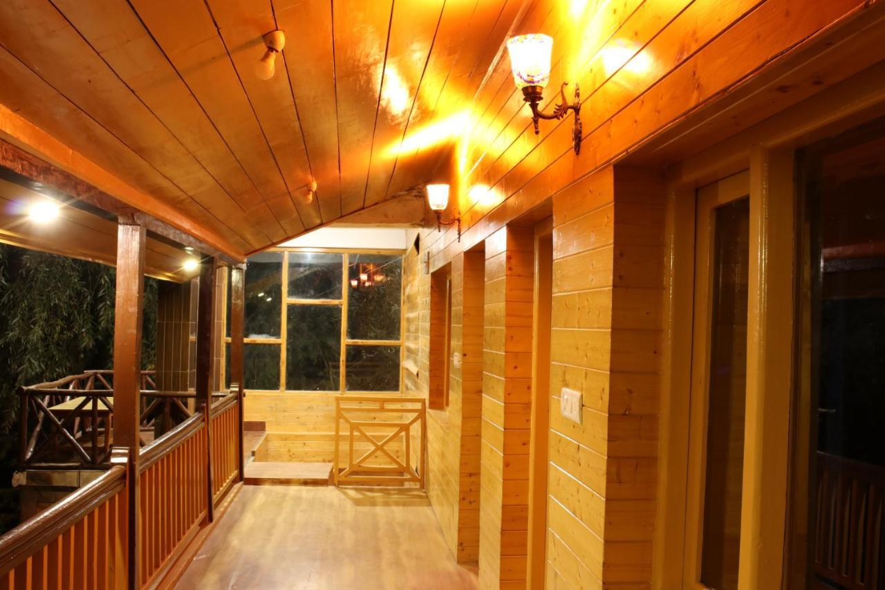 Forest Wood Cottage Manāli Екстериор снимка