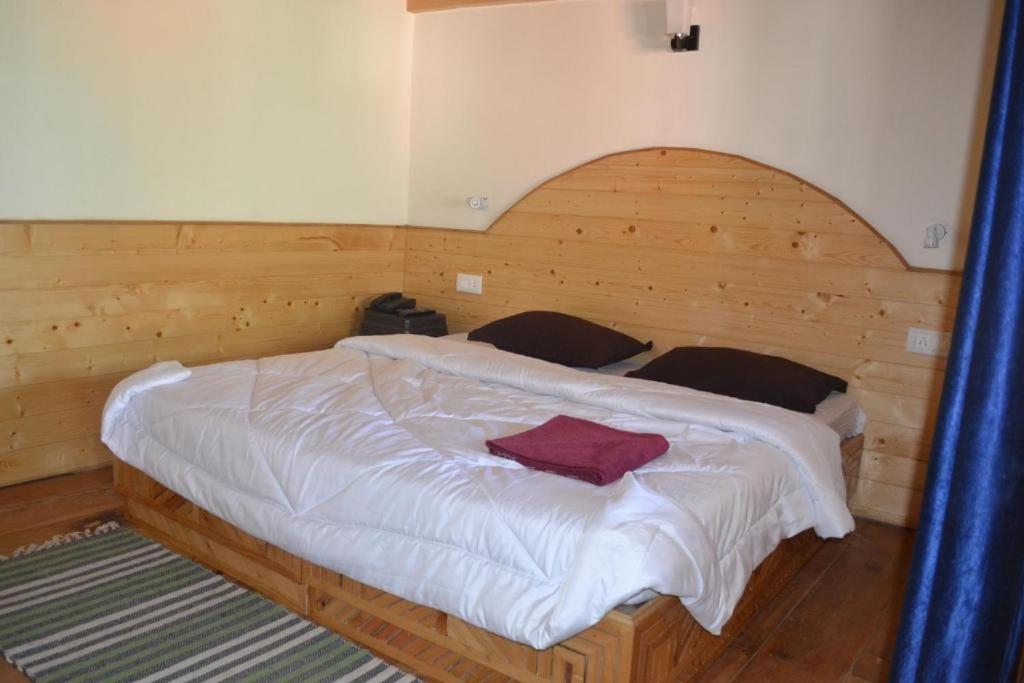 Forest Wood Cottage Manāli Екстериор снимка